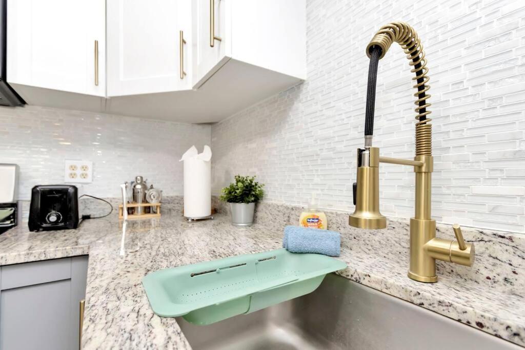 Cozy Bungalow With Patio & Grill, Private And Location Tampa Eksteriør bilde